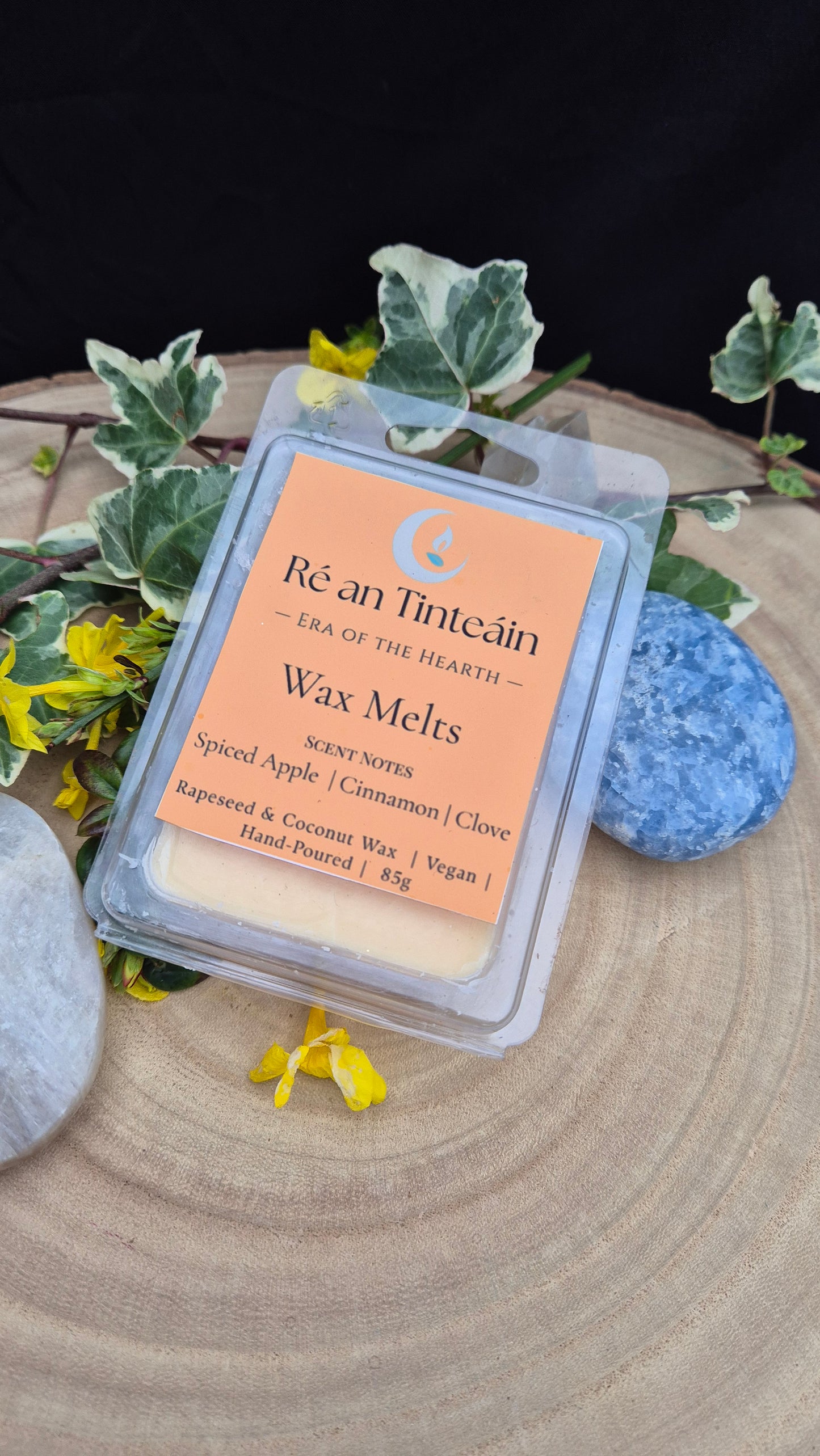 Ré an Tinteáin Wax Melt - Era of the Hearth - Spiced Apple and Clove