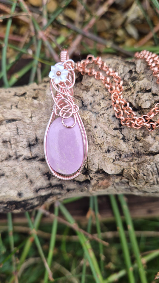 Phosphosiderite Pendant Necklace in Rose Gold