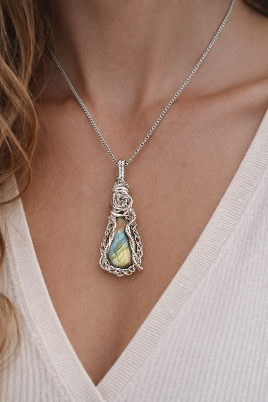 Labradorite Weaved Pendant