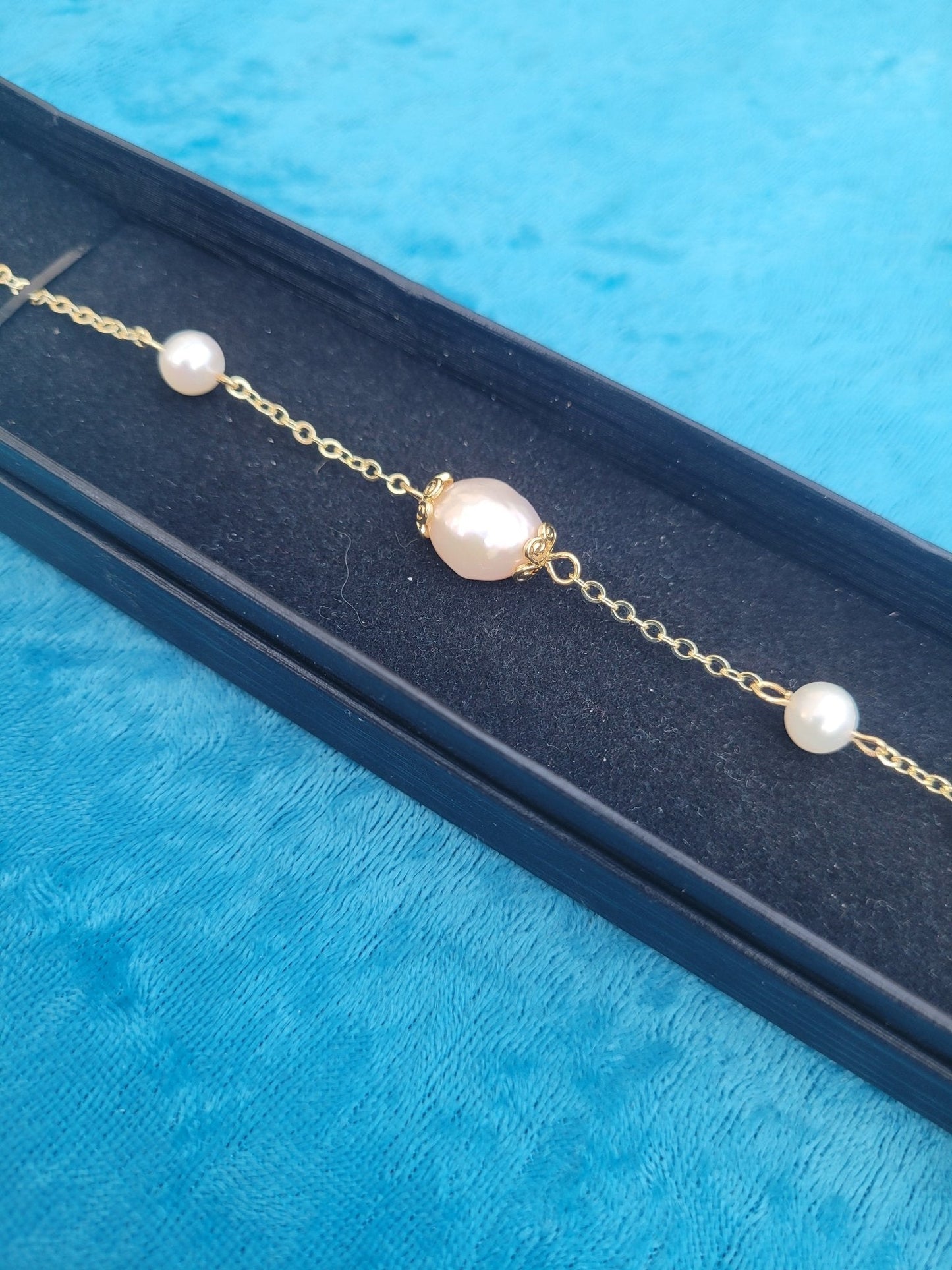 Minimalist Pearl Bracelet - Daonna Designs