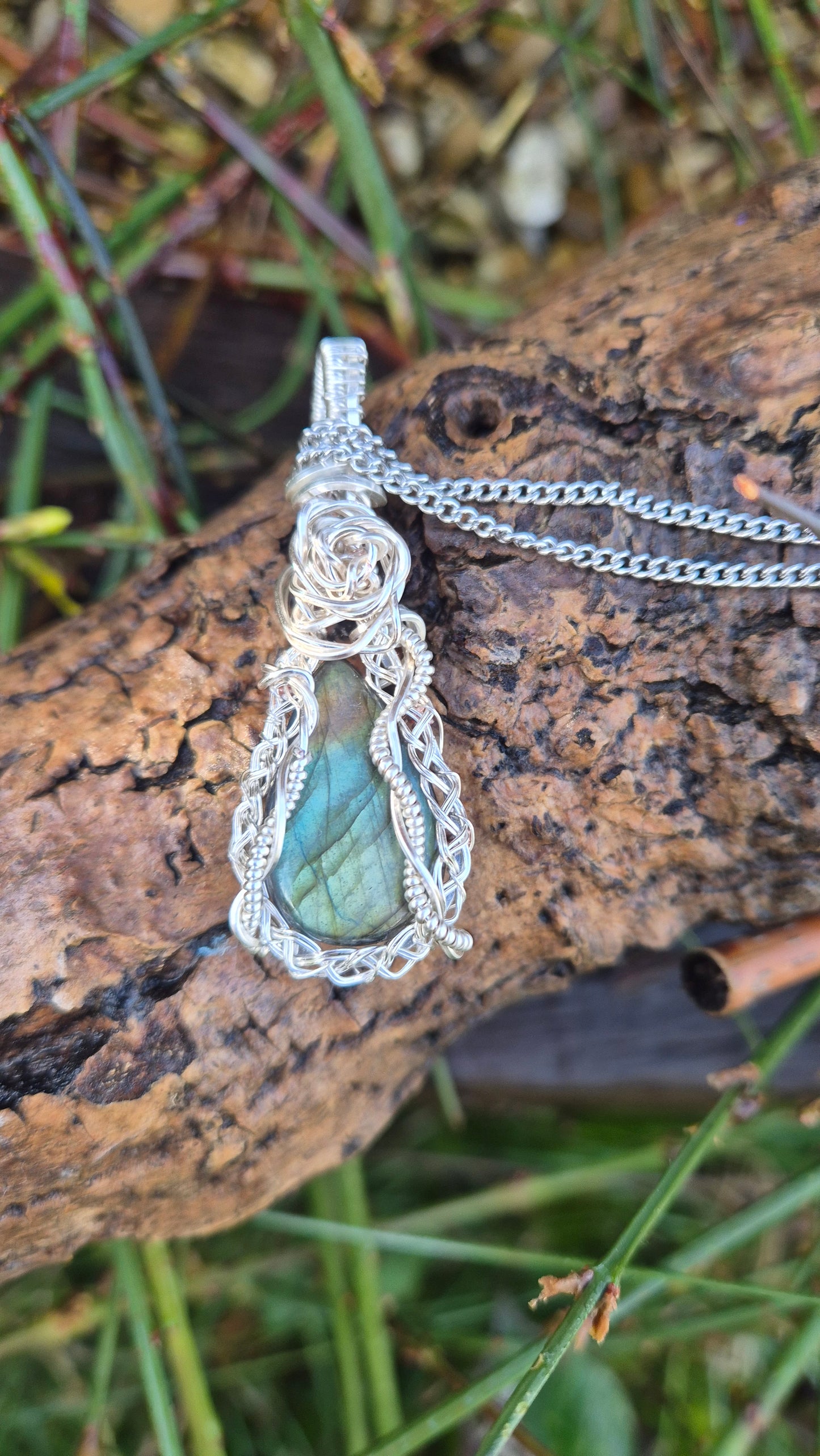 Labradorite Weaved Pendant