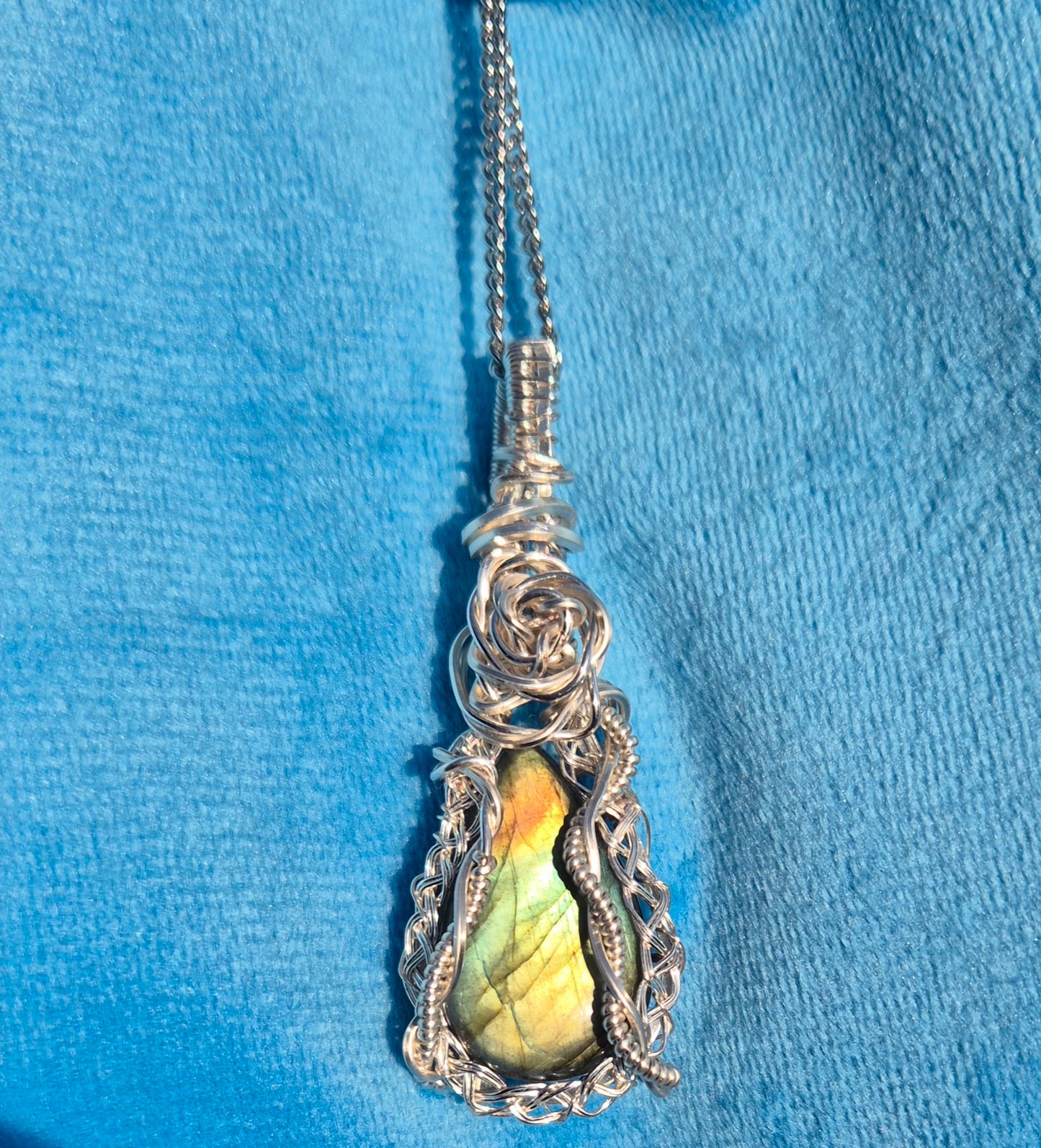 Labradorite Weaved Pendant